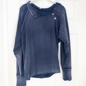 Free People Blue Sweatshirt (SO comfy)